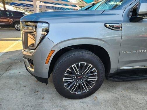 2025 GMC Yukon Elevation