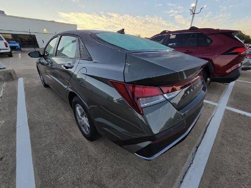 Amazon Gray 2026 Hyundai ELANTRA SE