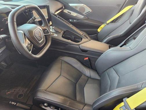 2025 Chevrolet Corvette Stingray w/2LT