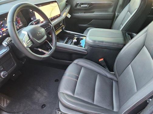 2025 Chevrolet Suburban RST