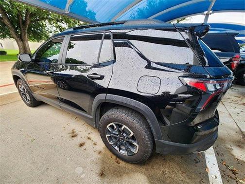 Mosaic Black Metallic 2025 Chevrolet Equinox ACTIV