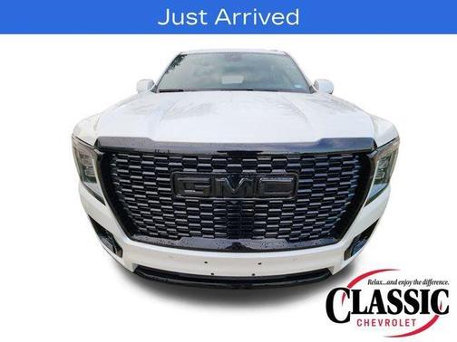 White Frost Tri-Coat 2023 GMC Yukon XL Denali