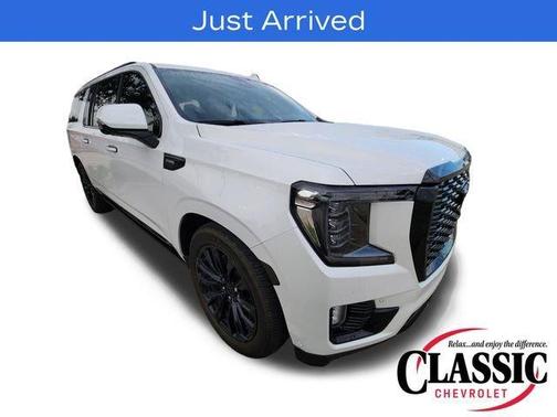 White Frost Tri-Coat 2023 GMC Yukon XL Denali