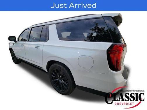 White Frost Tri-Coat 2023 GMC Yukon XL Denali