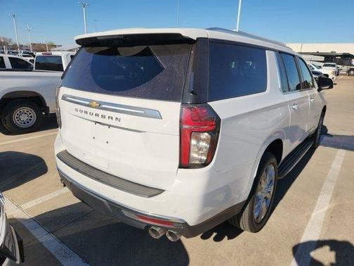 2022 Chevrolet Suburban High Country