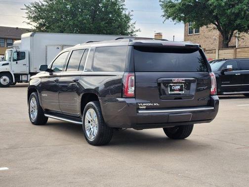 Iridium Metallic 2018 GMC Yukon XL SLT