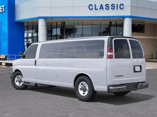 2025 Chevrolet Express 3500 LT