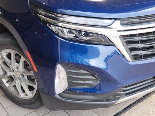 Blue Glow Metallic 2022 Chevrolet Equinox 1LT