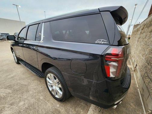 2023 Chevrolet Suburban High Country