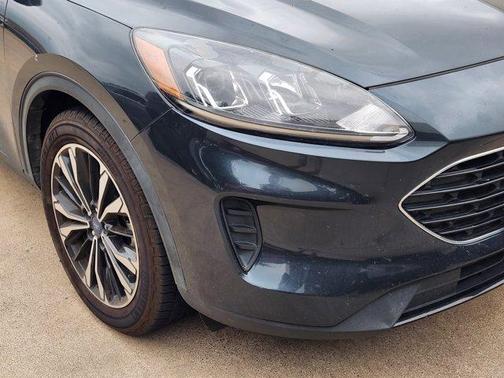Blue Metallic 2022 Ford Escape SE