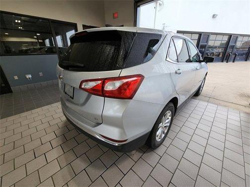 Silver Ice Metallic 2018 Chevrolet Equinox 1LT