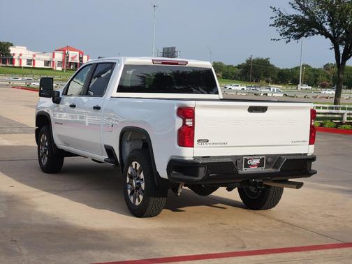 2026 Chevrolet Silverado 2500 Custom