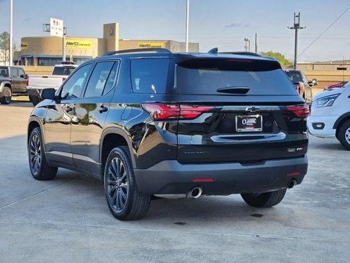 Mosaic Black Metallic 2023 Chevrolet Traverse RS