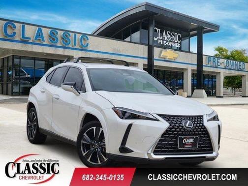 White Pearl 2025 Lexus UX 300h 300H