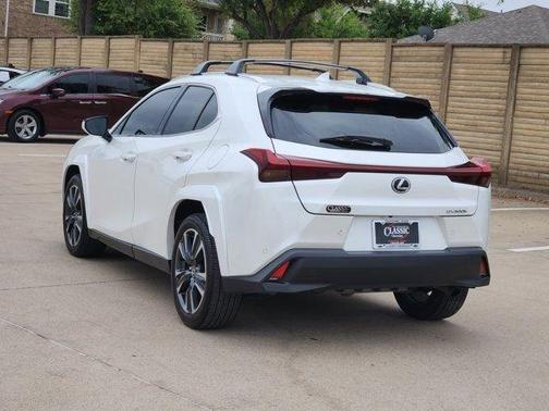 White Pearl 2025 Lexus UX 300h 300H