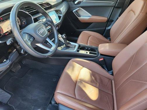 2022 Audi Q3 45 S line Premium