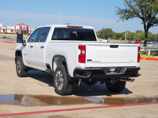 2026 Chevrolet Silverado 2500 Custom