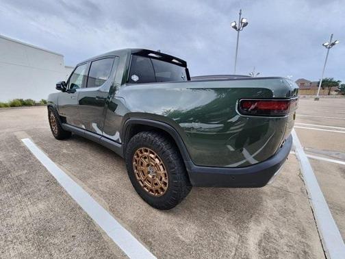 2022 Rivian R1T Adventure Package