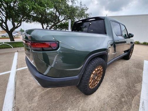 2022 Rivian R1T Adventure Package