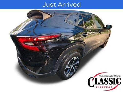 Mosaic Black Metallic 2024 Chevrolet Trax 1RS