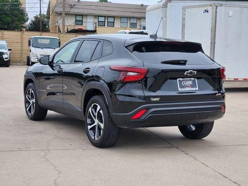 Mosaic Black Metallic 2024 Chevrolet Trax 1RS