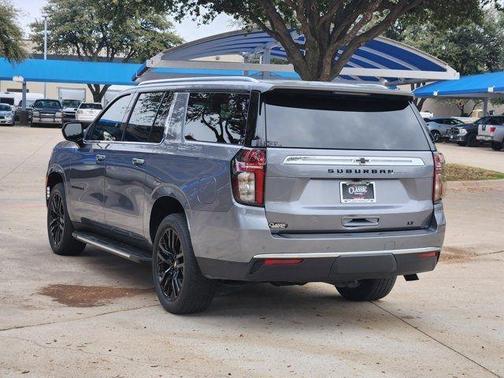 2021 Chevrolet Suburban LT