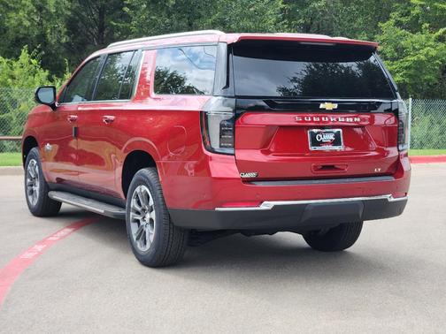 2026 Chevrolet Suburban LT
