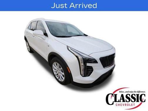 Crystal White Tri-Coat 2023 Cadillac XT4 Luxury