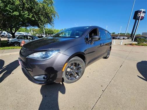 Granite Crystal Clearcoat Metallic 2019 Chrysler Pacifica Touring Plus