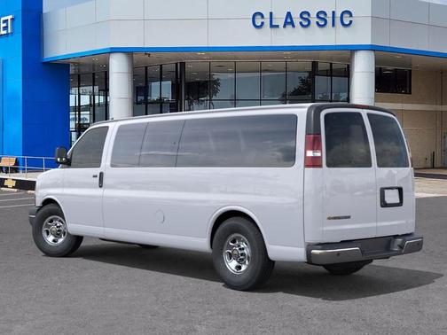 2025 Chevrolet Express 3500 LT
