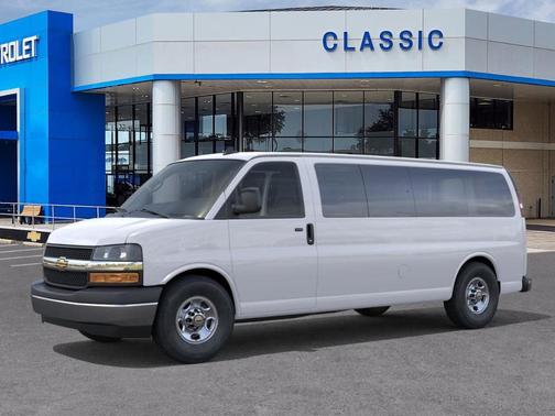 2025 Chevrolet Express 3500 LT
