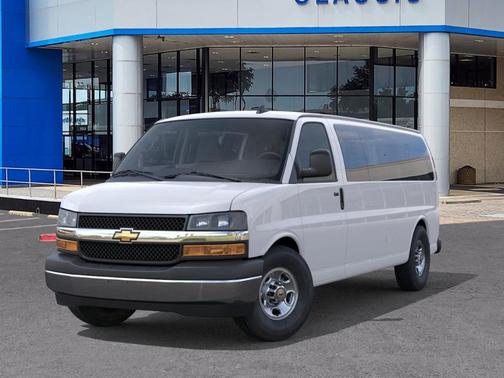 2025 Chevrolet Express 3500 LT