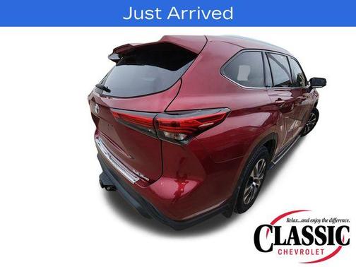 Pearl 2020 Toyota Highlander XLE