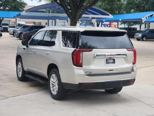 2023 GMC Yukon SLT