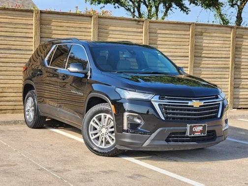 2022 Chevrolet Traverse LT Leather