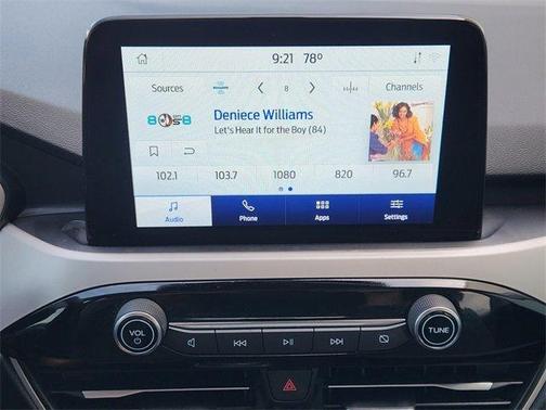Gray Metallic 2022 Ford Escape SE