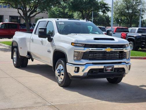2025 Chevrolet Silverado 3500 LT
