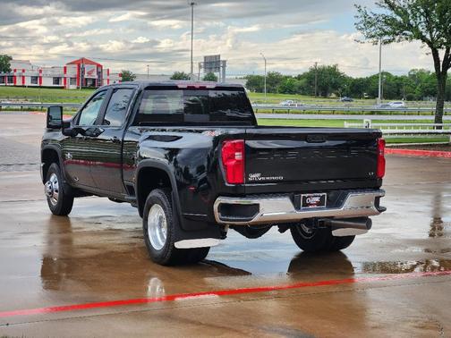 2025 Chevrolet Silverado 3500 LT