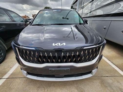 Metal 2025 Kia Carnival LXS
