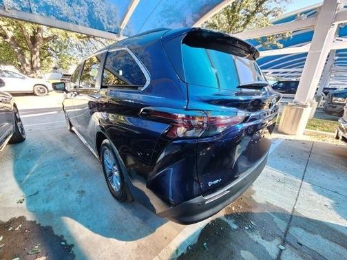 2025 Toyota Sienna XLE