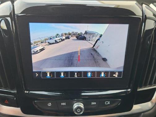 Silver Ice Metallic 2021 Chevrolet Traverse LT Leather