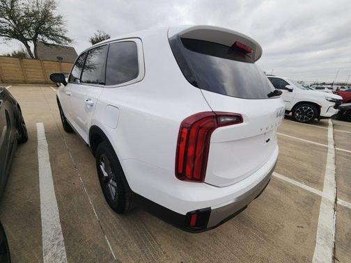 2025 Kia Telluride LX