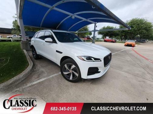 Fuji White 2023 Jaguar F-PACE S