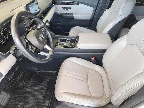 White 2025 Honda Pilot Touring
