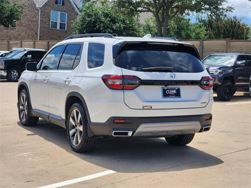 White 2025 Honda Pilot Touring
