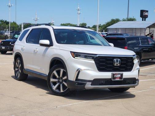 White 2025 Honda Pilot Touring