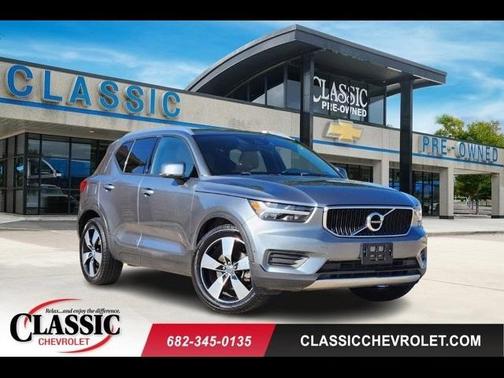 2019 Volvo XC40 T5 Momentum
