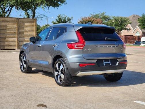 2019 Volvo XC40 T5 Momentum