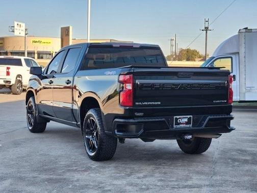2022 Chevrolet Silverado 1500 Custom