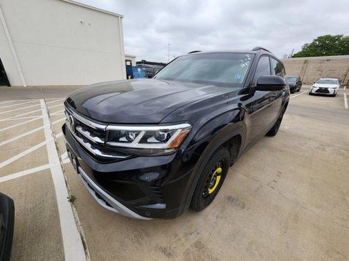 Deep Black Pearl Effect 2022 Volkswagen Atlas 3.6L SE w/Technology